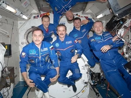 iss astronotlar